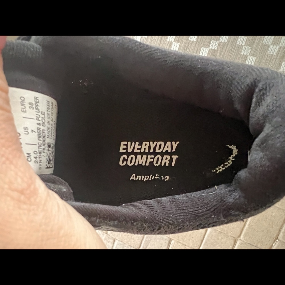Adidas - Picture 4 of 5